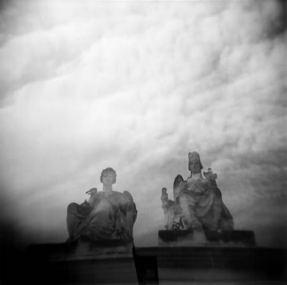 The two stone statues (Paris)