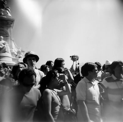 Waiting for the guards (London)