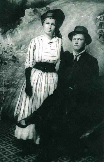 parents.JPG (39423 bytes)
