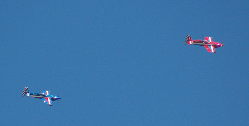 2 Acrobat Planes