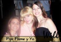 Post del 15/02/06: El tr�o din�mico jajaja (Pipi, Pame y yo), ellas dos son las amigas que aunque no nos hablemos por meses, pase lo que pase nunca se va a cortar nuestra relaci�n... como dice Pame "Uhh hace como 9 que nos conocemos".  Las quiero un monton!!!