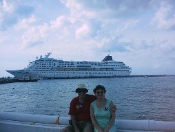 Ernie & Dale in Cozumel with the Dream in the background