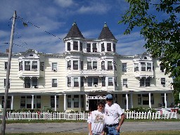 Dale & Ernie in front of the Presidential Inn