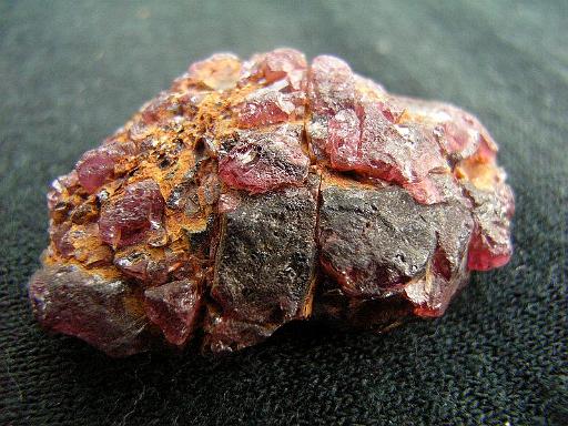 Garnet1-2.JPG
