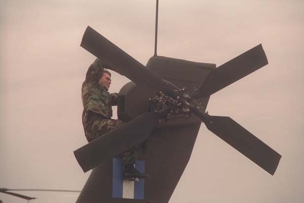 A Hellenic Mechanic checks up on a Hellenic Apache