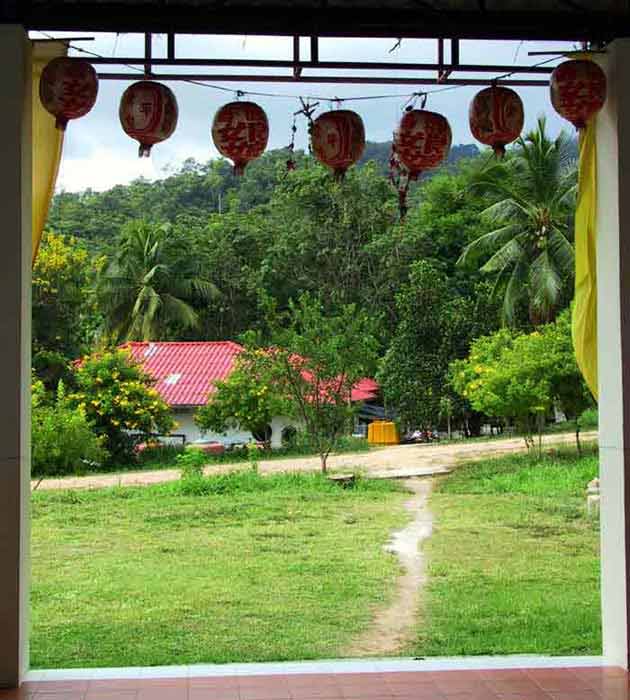 12-Looking-Towards-Kitchen