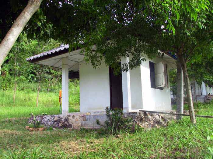 18-Meditator-Cottage