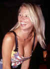girlblonde.jpg (10873 bytes)