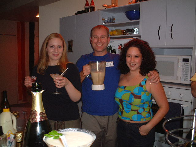 Wow, who are these cool people ... why its Vicki, Jaffa and me!