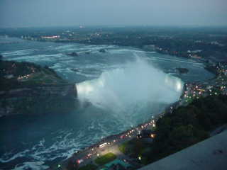 Horseshoe Falls at Night