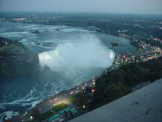 Horseshoe Falls at Night
