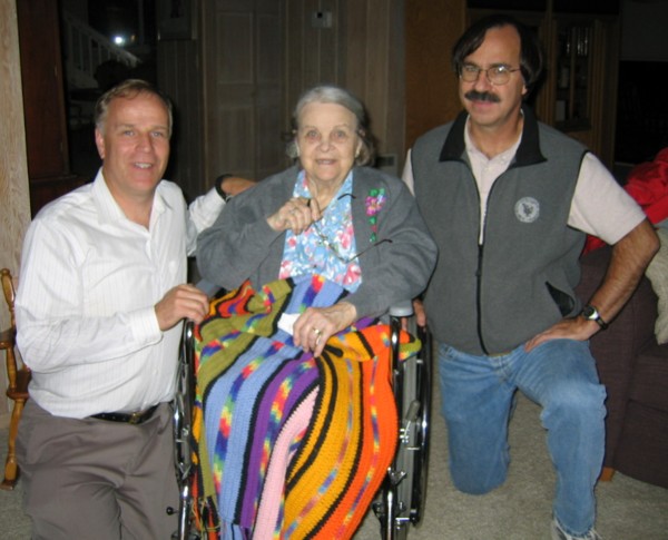 Rodger, Grandma and Dave at the Eugene homestead, Oct 31, 2003.