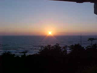 Sunset, Lincoln City motel balcony, Weds, Aug 14, 2003