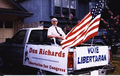 [Don Richards in Gil Guillory's
 driveway, 0730, July 4, 1998]