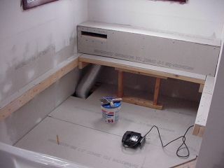Tubshelf.jpg (54590 bytes)