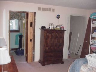 movededoor.jpg (69653 bytes)