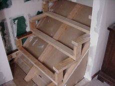 steplikeshelves.jpg (46025 bytes)