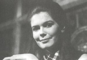 Victoria Winters (Alexendra Moltke )