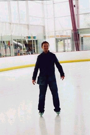 Taking part in winter sports, are we Darren? Lookin' gooood!!