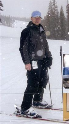 Everyone who thinks Darren can really ski, raise your hand!! 