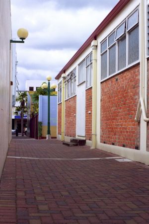 NZ402.jpg (99875 bytes)