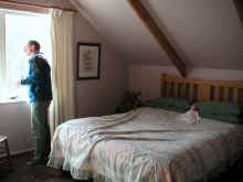 bedroom70.jpg (35839 bytes)