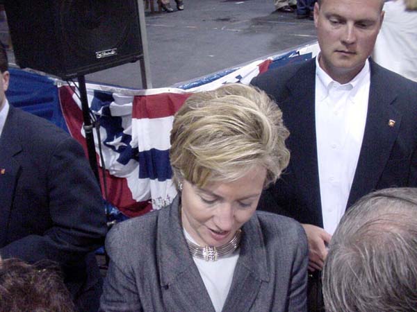 hillarysign2
