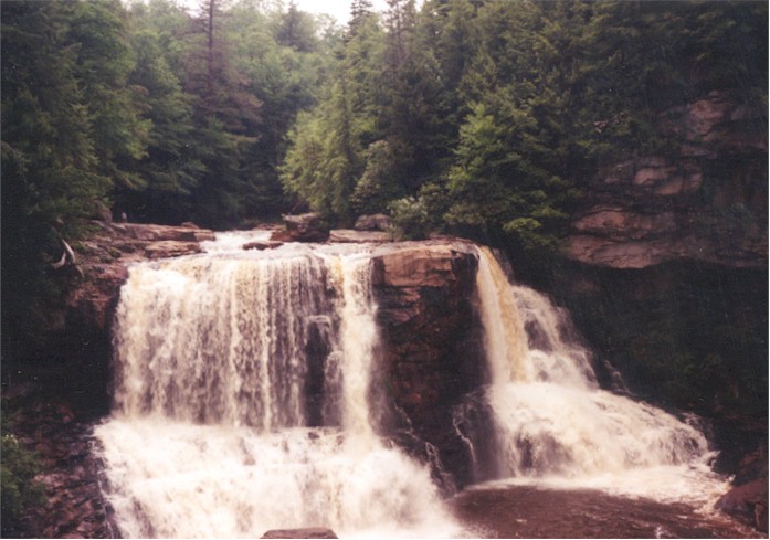 BlackwaterFalls.jpg (89592 bytes)