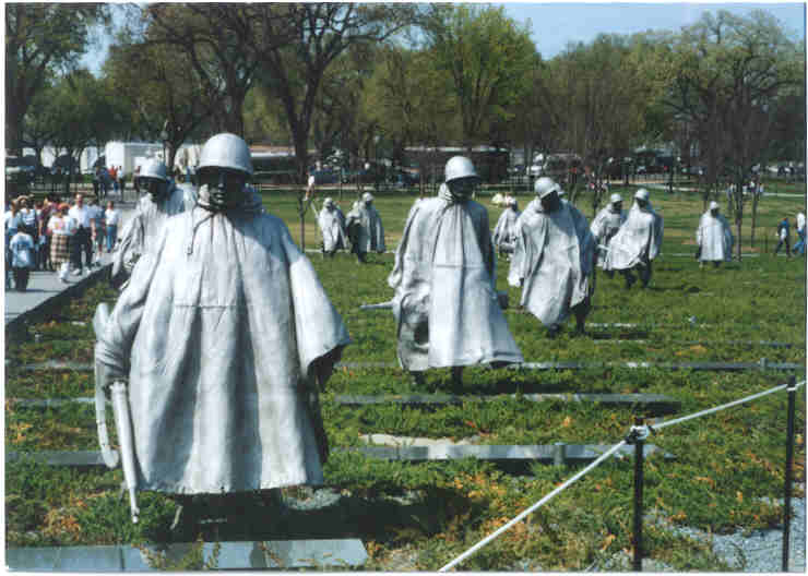 koreanwarmemorial.jpg (37113 bytes)