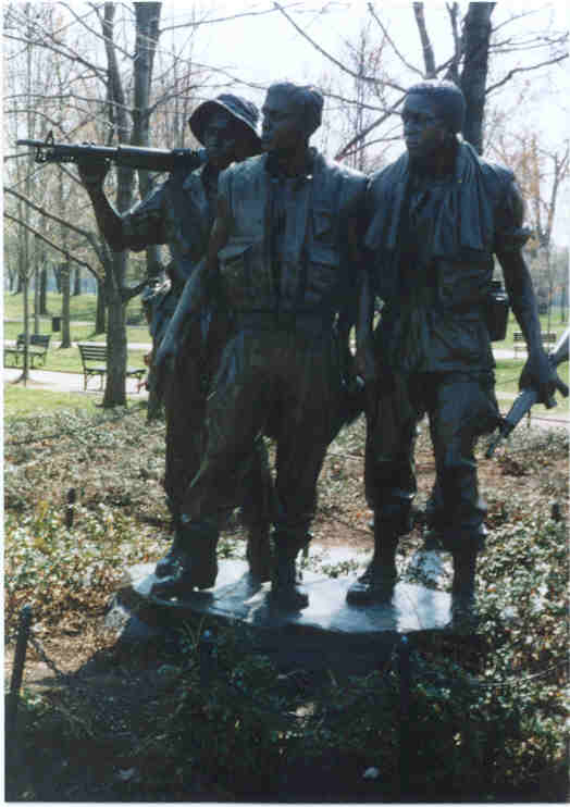 vietnamsoldiers.jpg (32442 bytes)