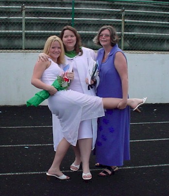 grad1.jpg (41772 bytes)