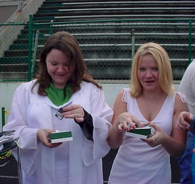 grad3.jpg (49529 bytes)