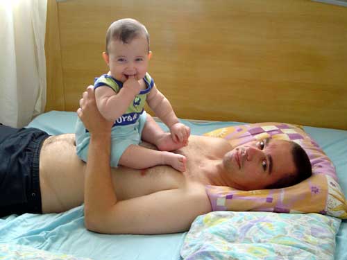 Sentad&atilde;o em cima do papai!