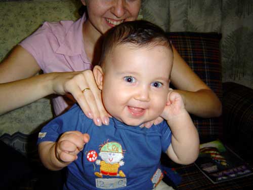 Me ajudem! A mam&atilde;e t&aacute; fazendo c&oacute;cegas!
