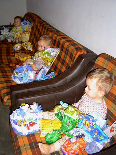Eu e os meus priminhos fazendo a festa!