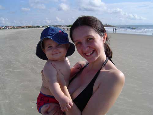 Eu e a mam&atilde;e na praia!