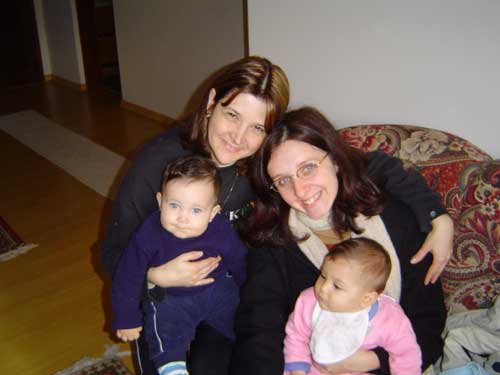 Visitamos a prima Vivian e a priminha Luiza, filha dela.