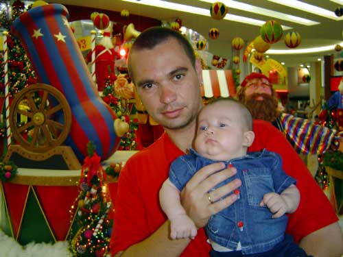 Aqui atr&aacute;s &eacute; o circo do Papai Noel