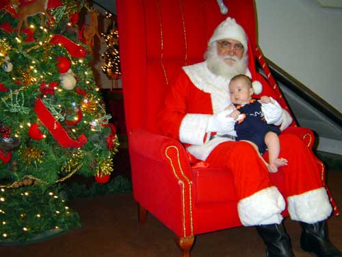 Papai Noel abandonado, tadinho.