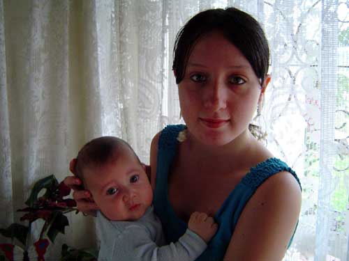 &Eacute; a tia D&eacute;bora que me cuida enquanto a mam&atilde;e t&aacute; trabalhando!
