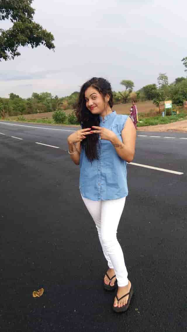 Ahmedabad Call Girls - Kritikadaas