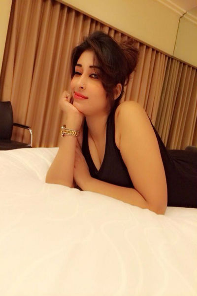 Ahmedabad Call Girl - Anuska Jain