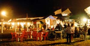 Vista nocturna del predio de la Fiesta