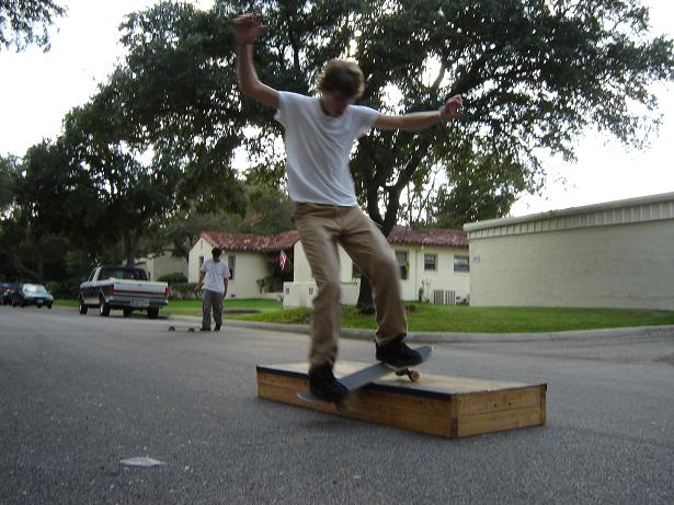 Adam, boardslide