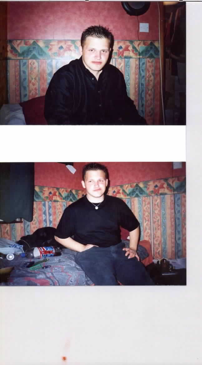 scanned them both together.....hardly rocket science but it explains the gap...