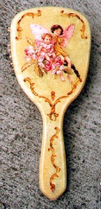 Denise - hairbrush