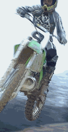 DIRTBIKE RIDING