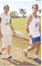 Foto do Samuel com Fernando volunt�rio da Educa��o Fisica