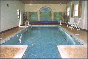 Pool.jpg (36337 bytes)