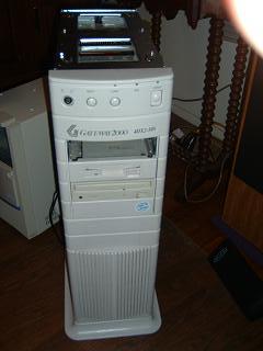 Open front view of the 1993 Gateway 2000 server.